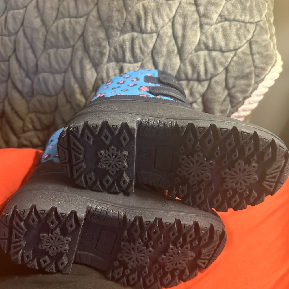 Carters boot. - Picture 3 of 4